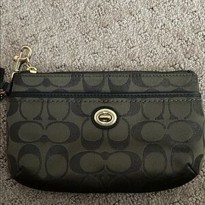 Coach Dark Green Signature Wristlet Turn Lock With Hang Tag Prestine Condition
